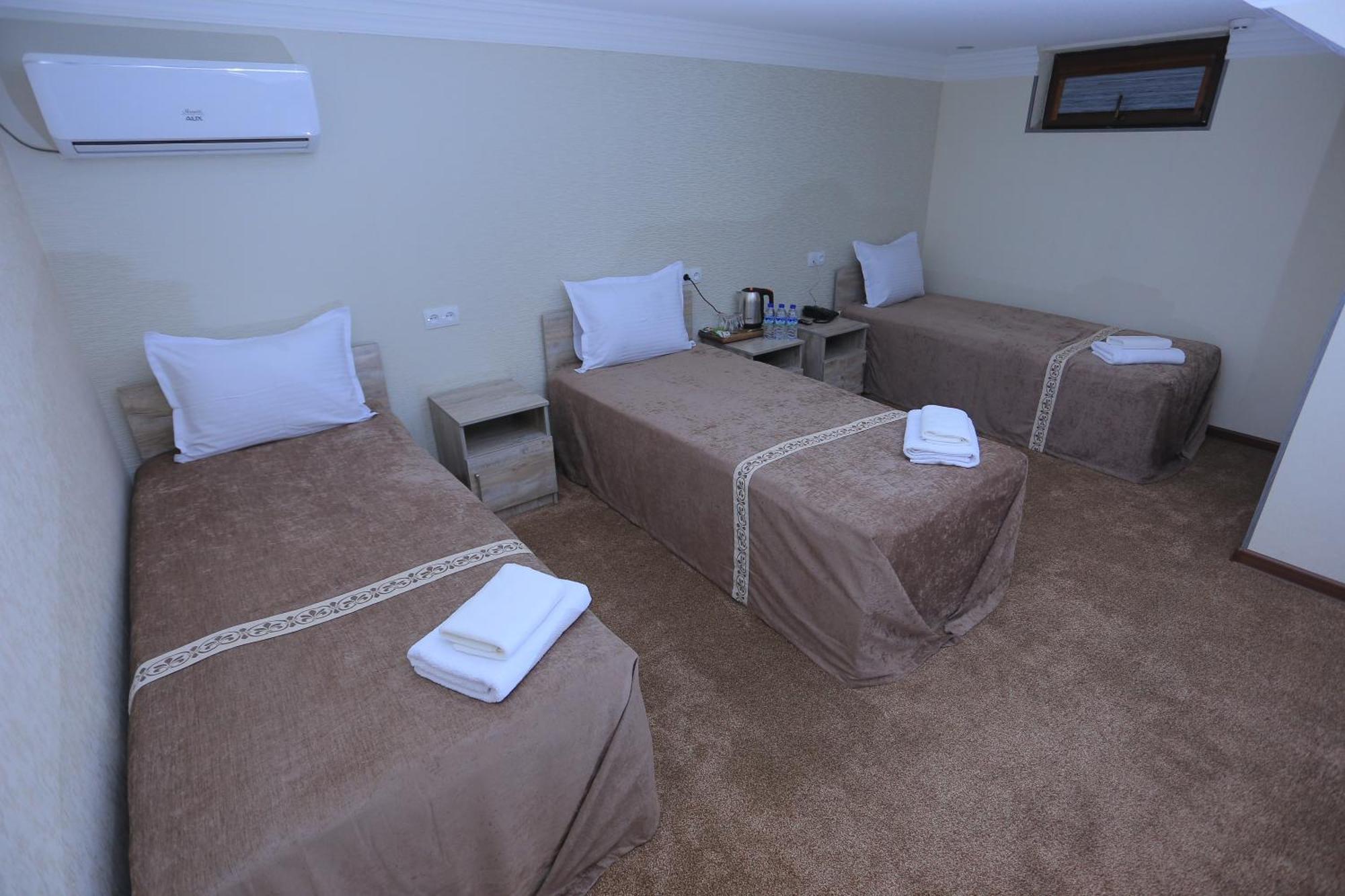 Hayot Plaza Hotel Yunusobod ภายนอก รูปภาพ
